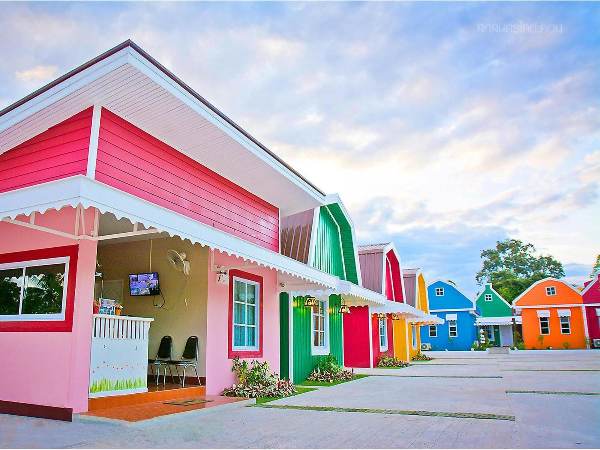 Color Ville Hotel Sha Certified Sakon Nakhon Eksteriør bilde